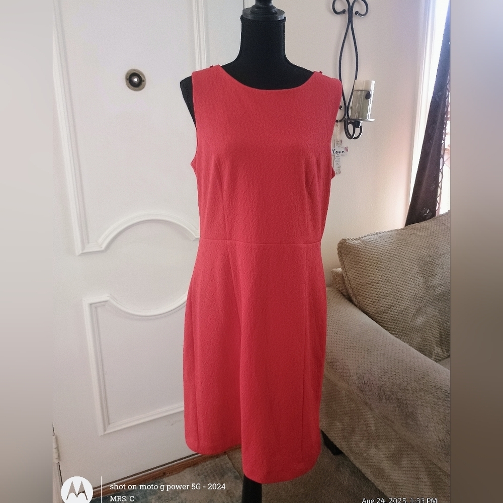 Elegant Red Sleeveless Dress.Women's cocktail dress made by peach velvet size 10